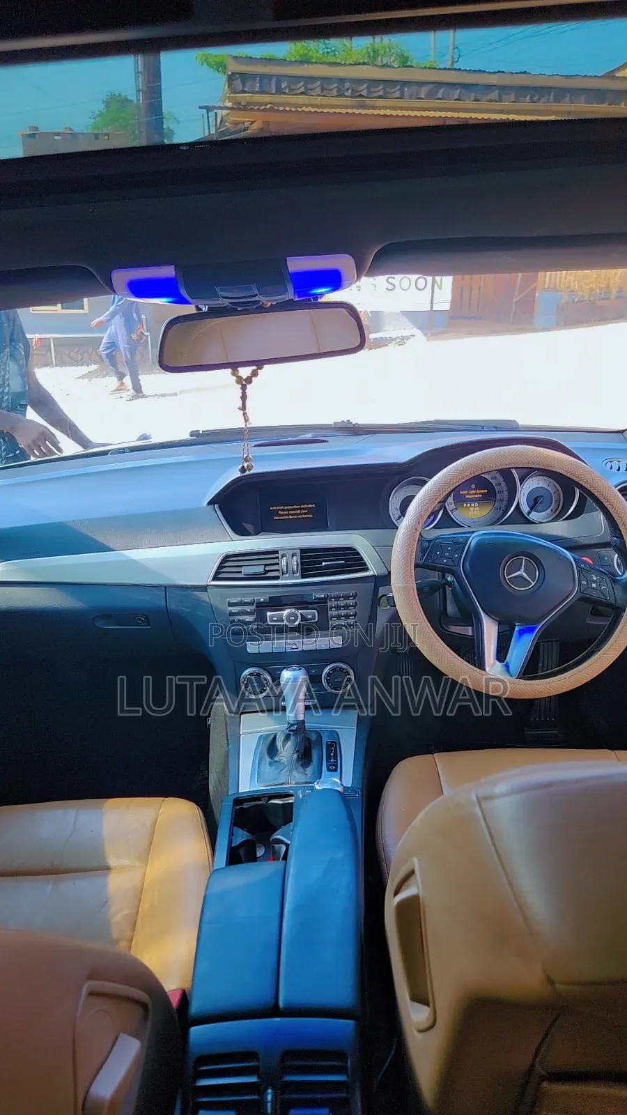 Mercedes-Benz C180 2014 Gold
