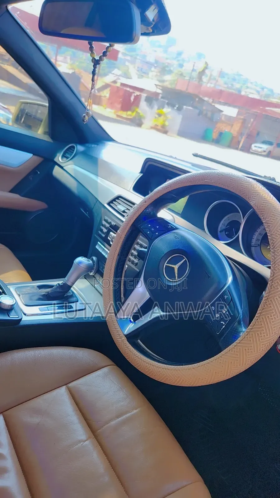 Mercedes-Benz C180 2014 Gold