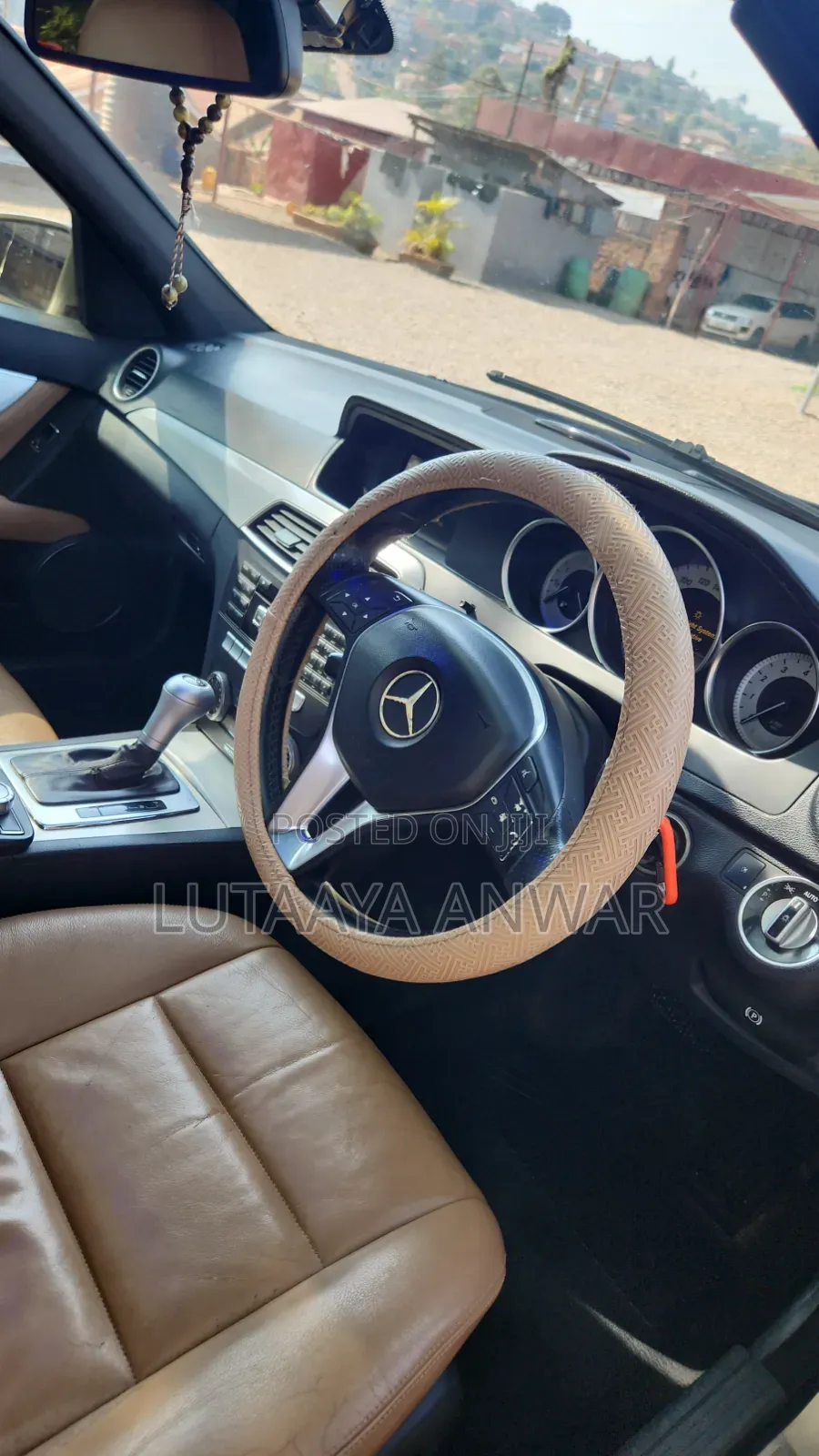 Mercedes-Benz C180 2014 Gold