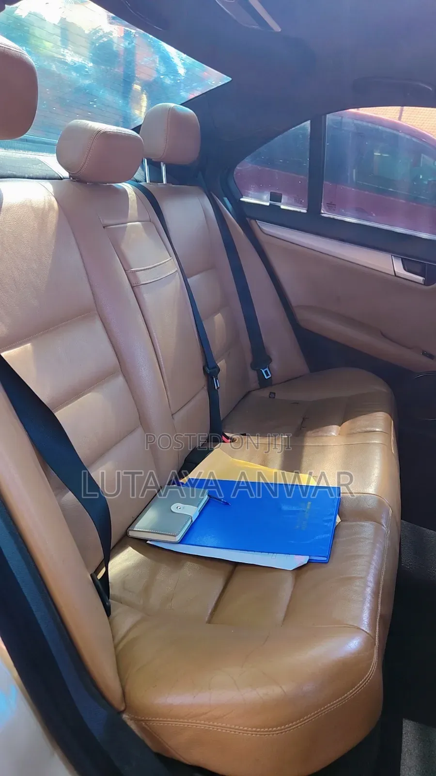 Mercedes-Benz C180 2014 Gold