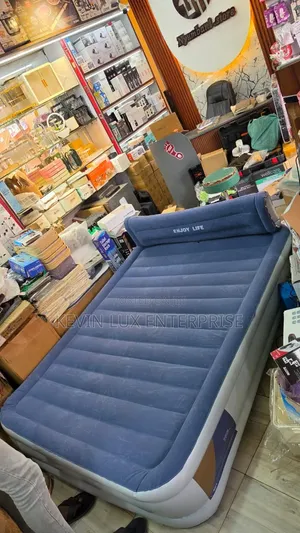 Inflatable Mattress 5by6with High Back