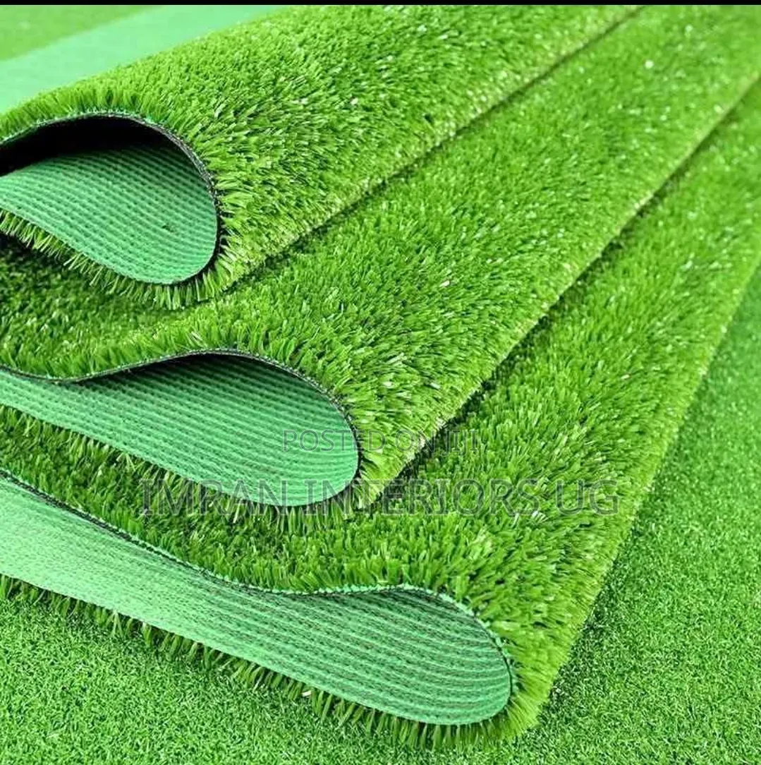 Artificial Grass Carpets Used on Balconies and Compounds