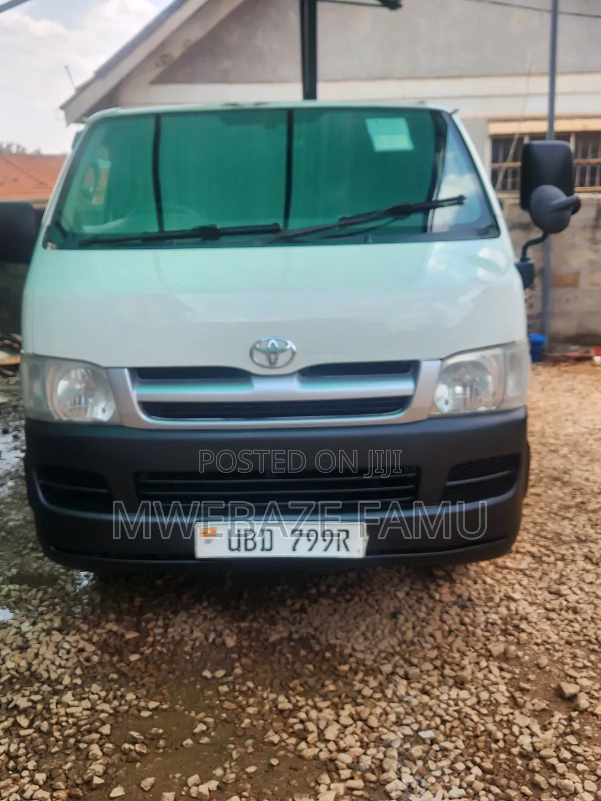 Toyota HiAce 2010 White
