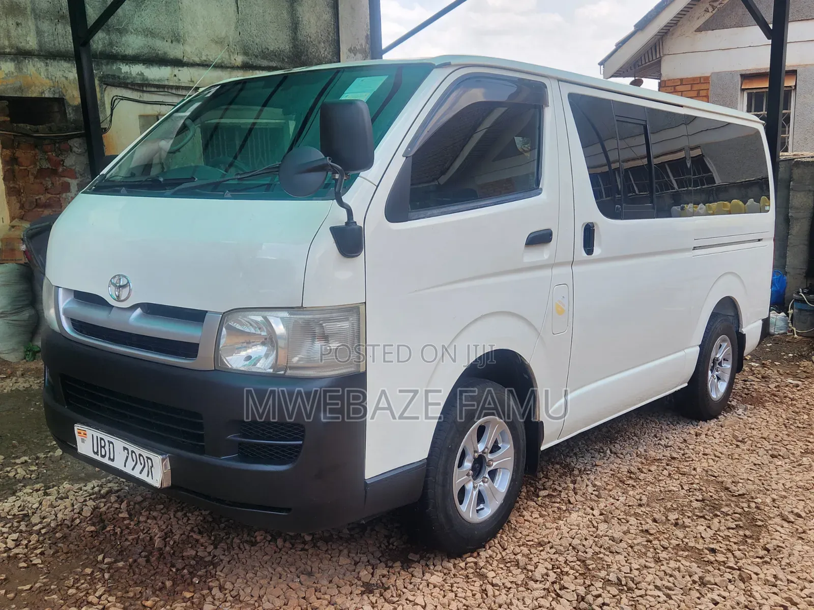 Toyota HiAce 2010 White