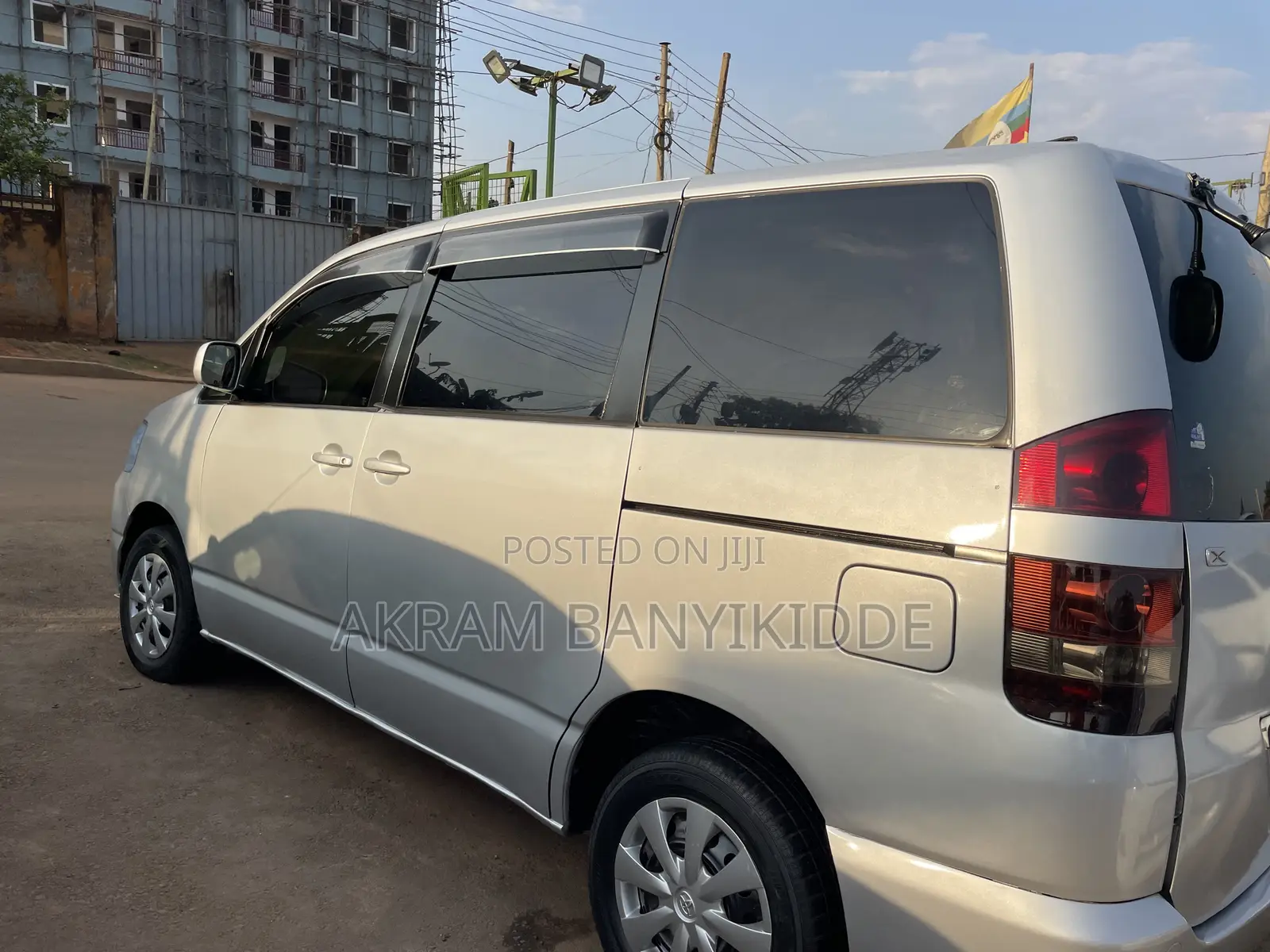 Toyota Noah 2003 Silver