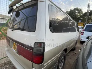 Toyota HiAce 2002