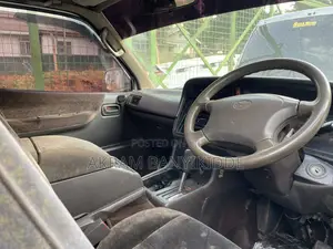 Toyota HiAce 2002