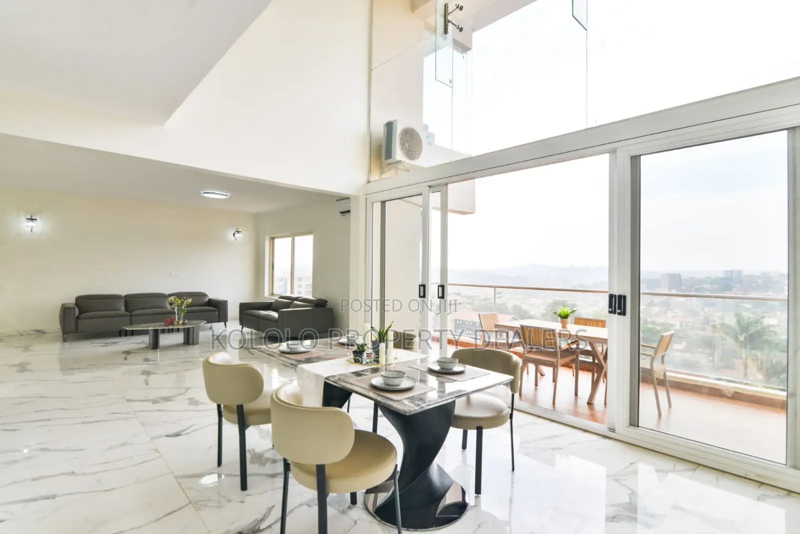 4bdrm Penthouse in Kololo, Central Division for rent