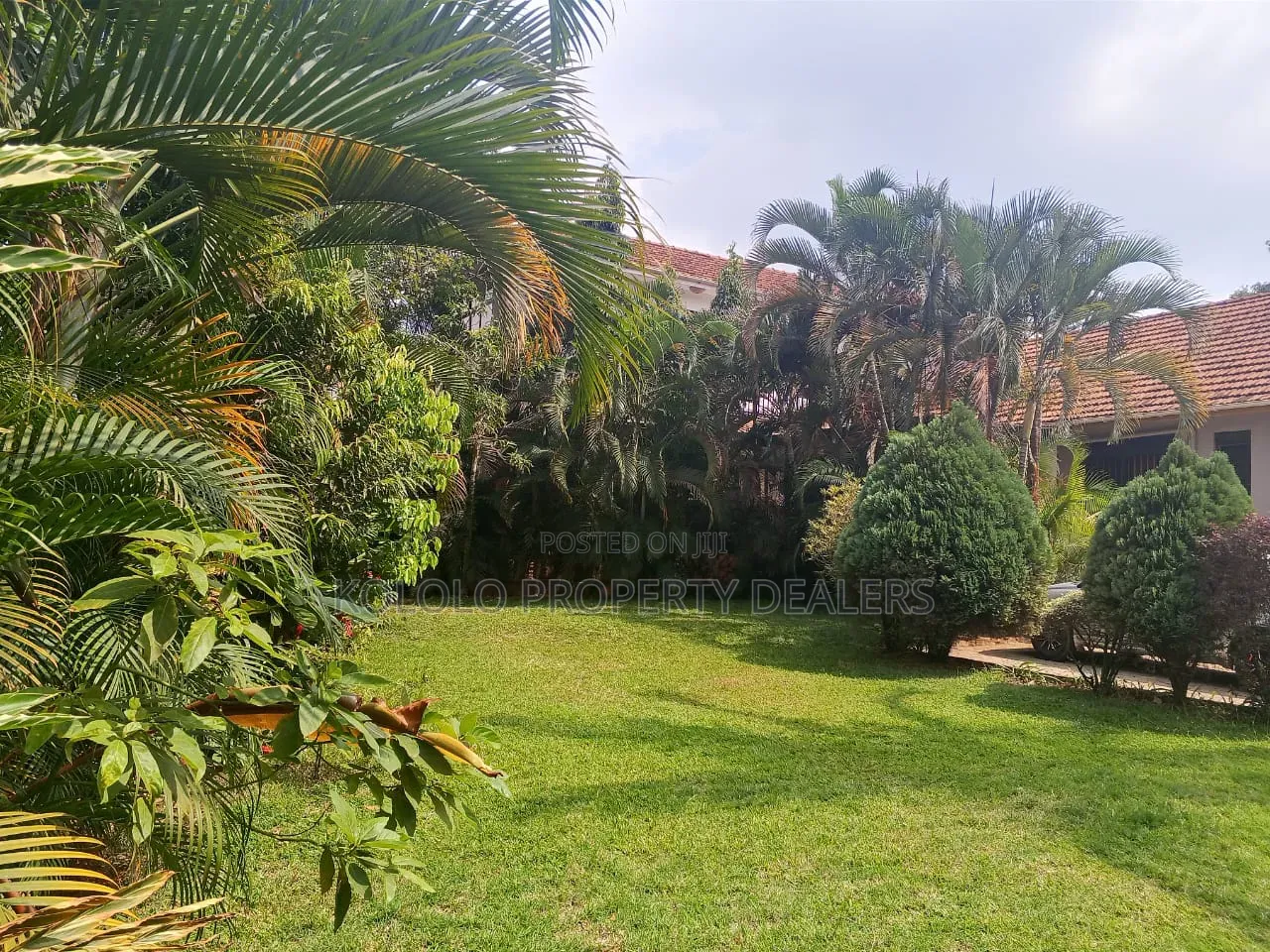 5bdrm House in Munyonyo, Central Division for sale
