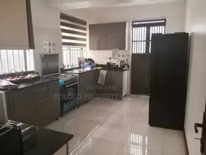 5bdrm House in Munyonyo, Central Division for sale