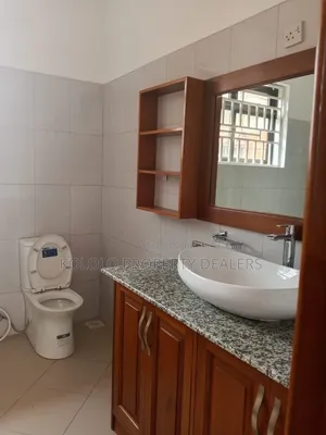 5bdrm House in Munyonyo, Central Division for sale