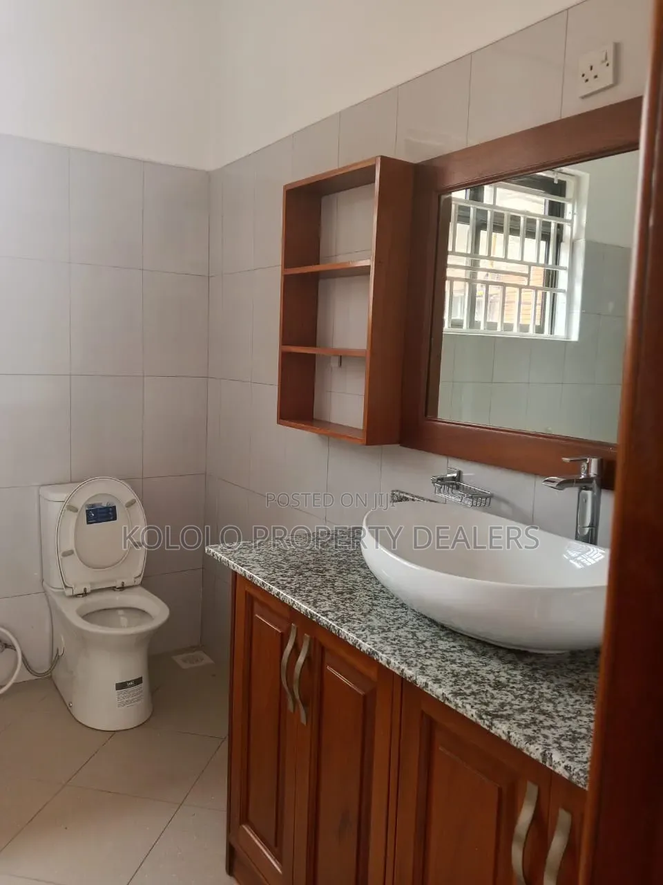 5bdrm House in Munyonyo, Central Division for sale