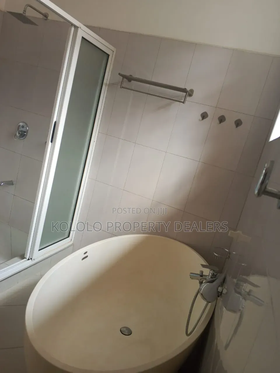 5bdrm House in Munyonyo, Central Division for sale