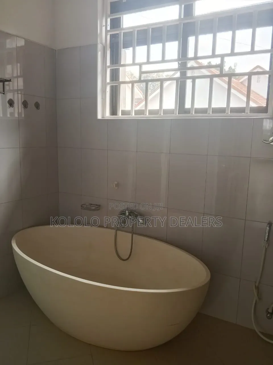 5bdrm House in Munyonyo, Central Division for sale