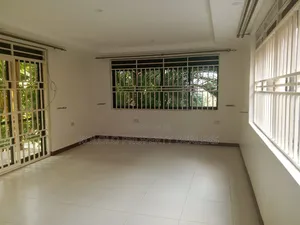 5bdrm House in Munyonyo, Central Division for sale