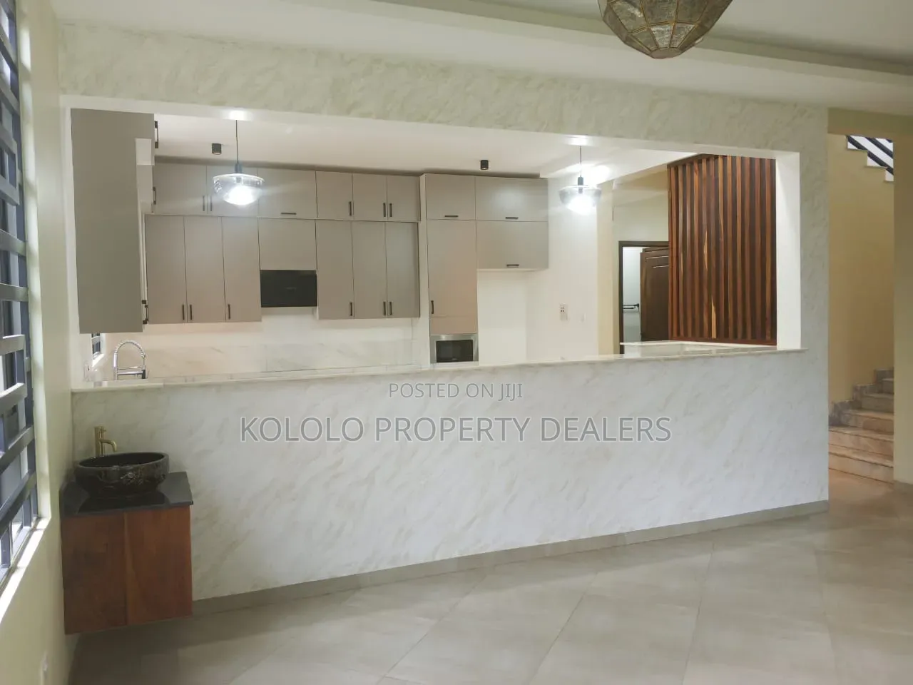 5bdrm House in Munyonyo, Central Division for sale