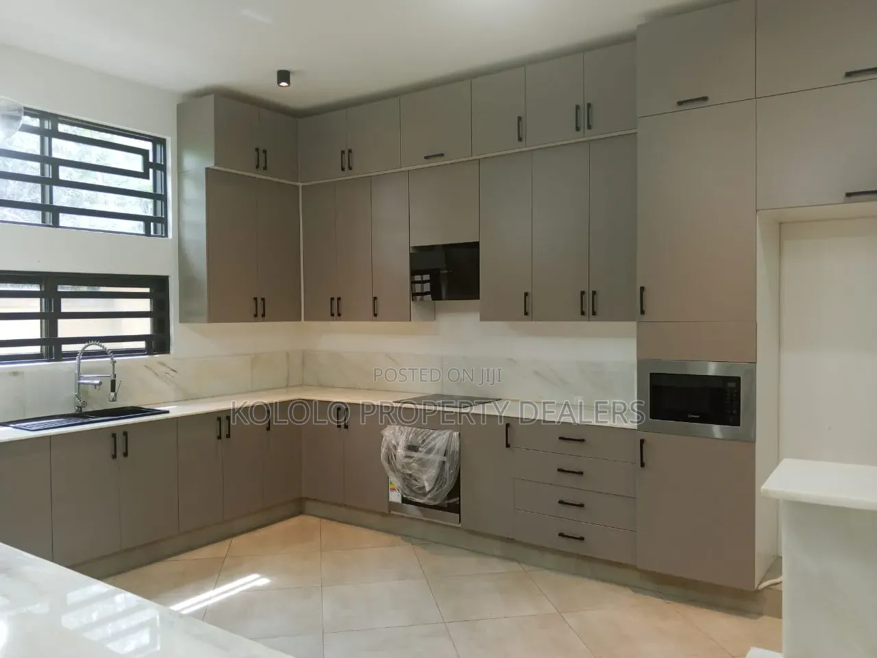 5bdrm House in Munyonyo, Central Division for sale