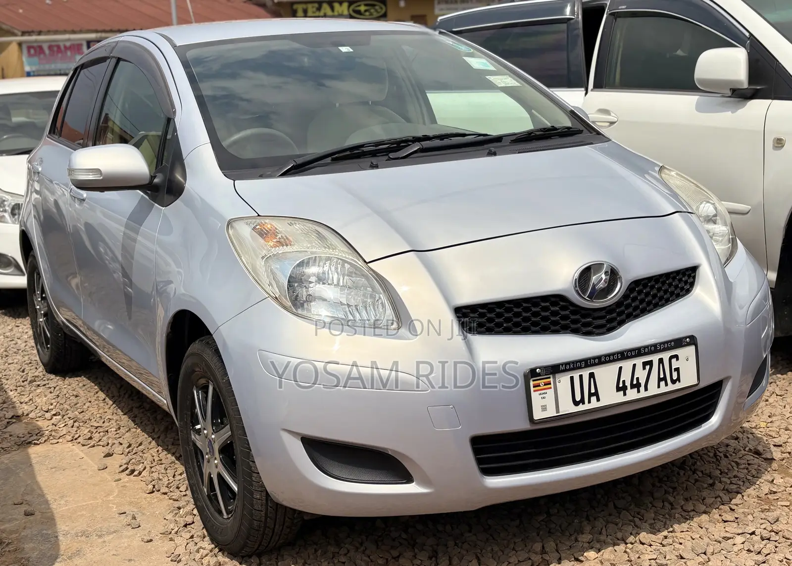 Toyota Vitz 1.3 FWD 5dr 2010 Silver
