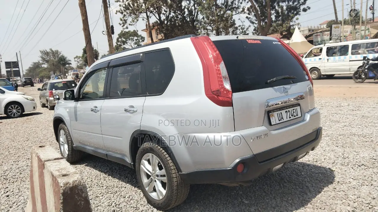 Nissan X-Trail 2.0 Petrol XE 2011