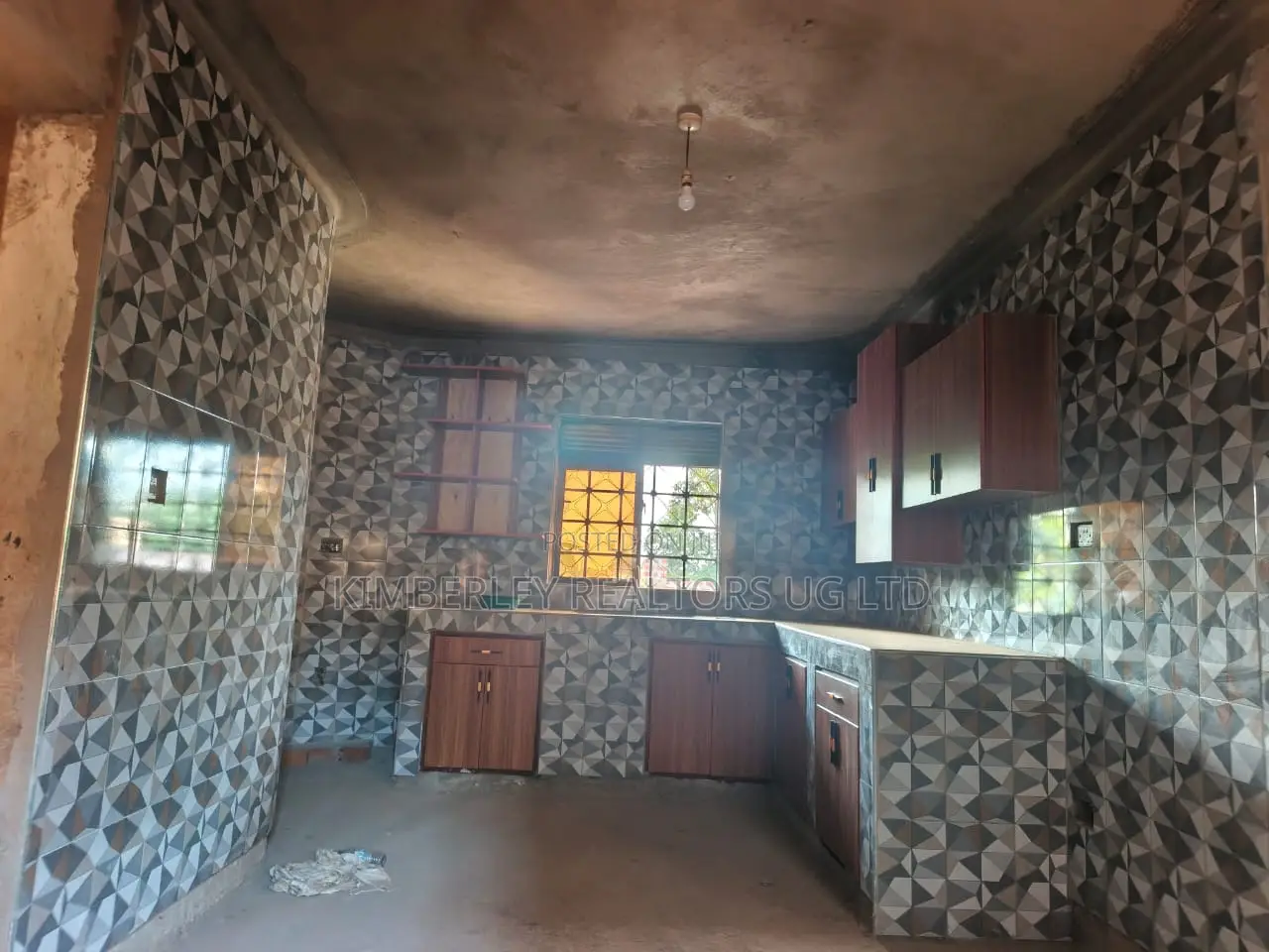 3bdrm House in Kira for sale