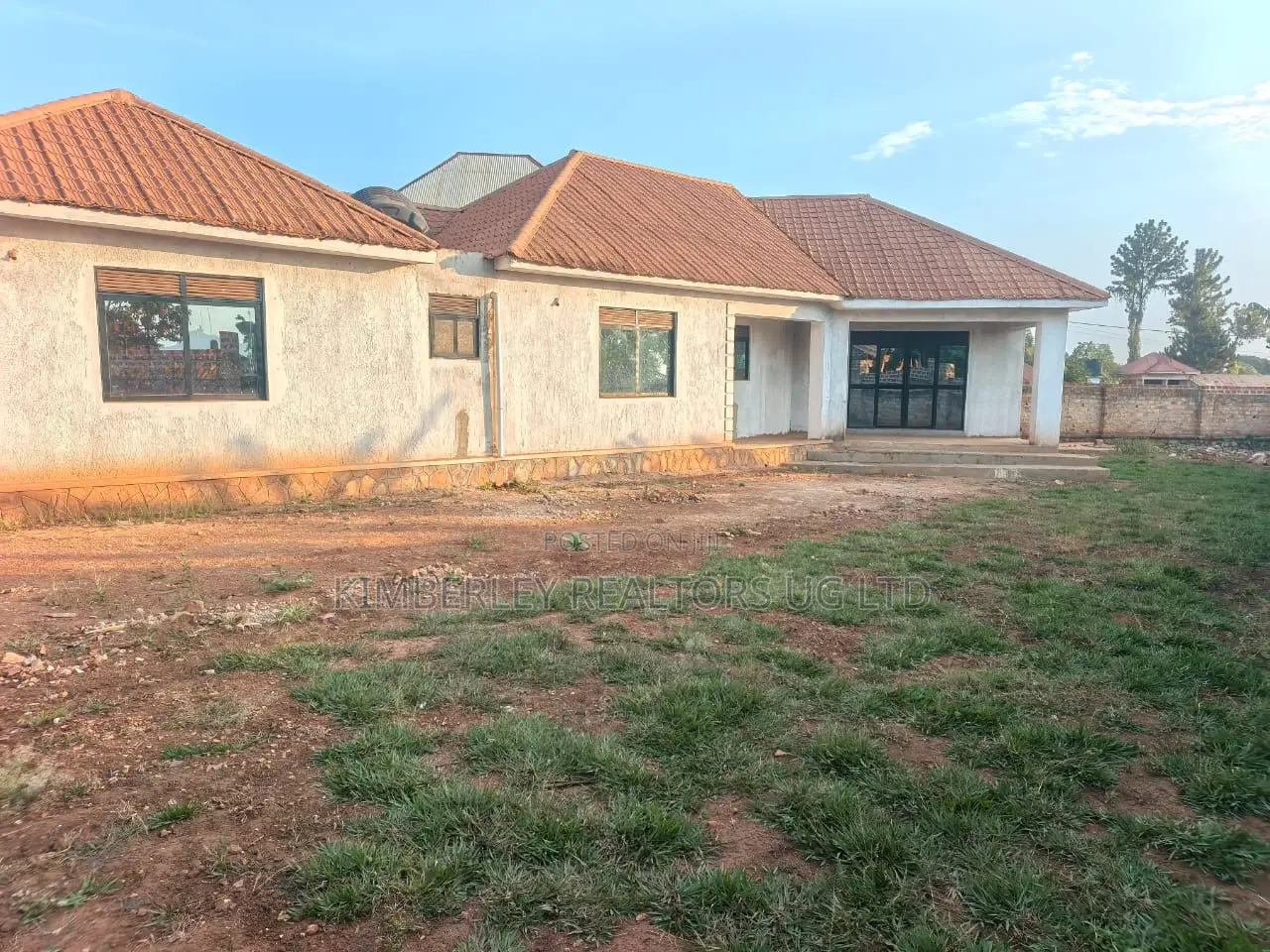 3bdrm House in Kira for sale