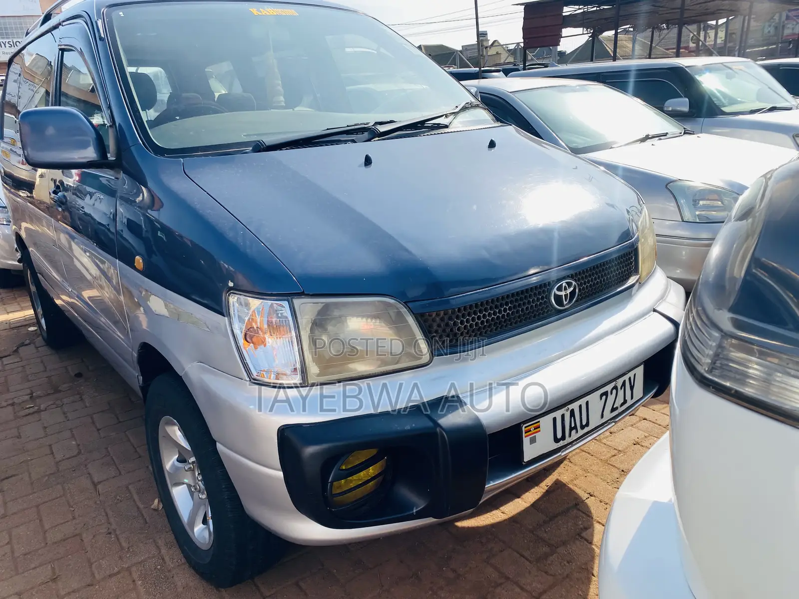 Toyota Noah 2001