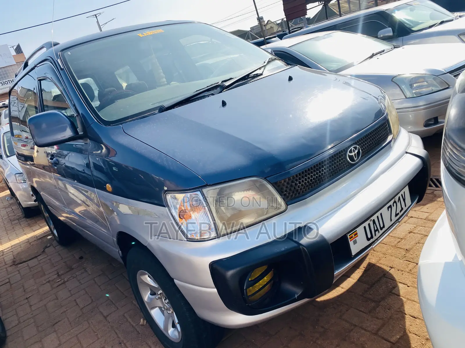 Toyota Noah 2001