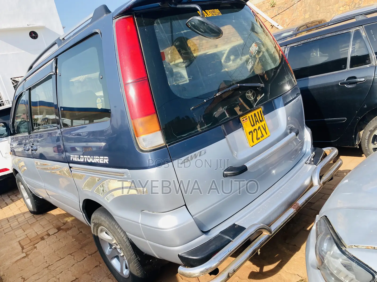 Toyota Noah 2001