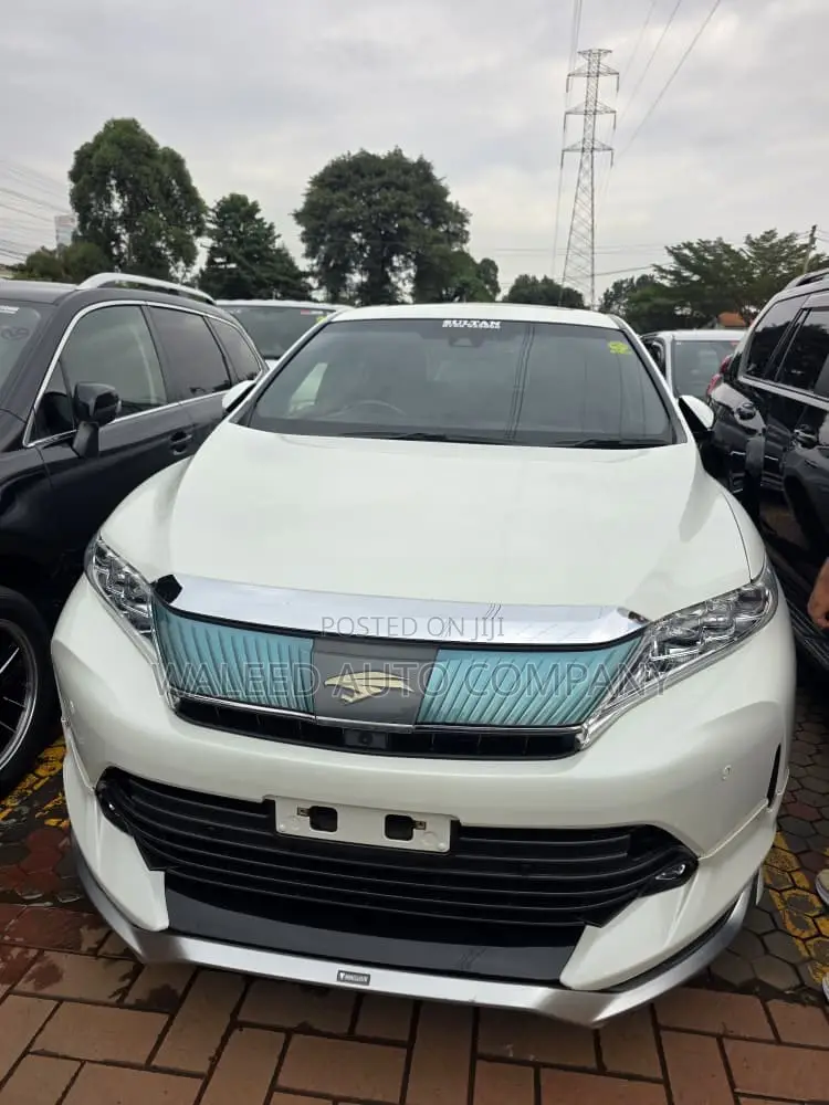 Toyota Harrier 2.0 2017 White