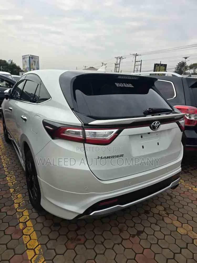 Toyota Harrier 2.0 2017 White