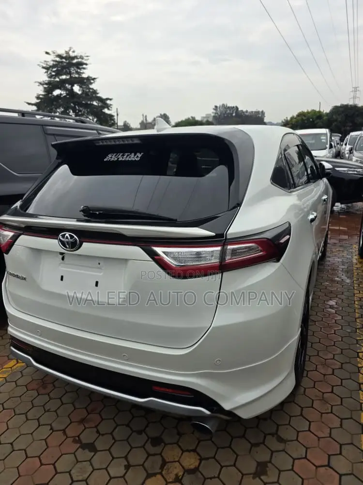 Toyota Harrier 2.0 2017 White