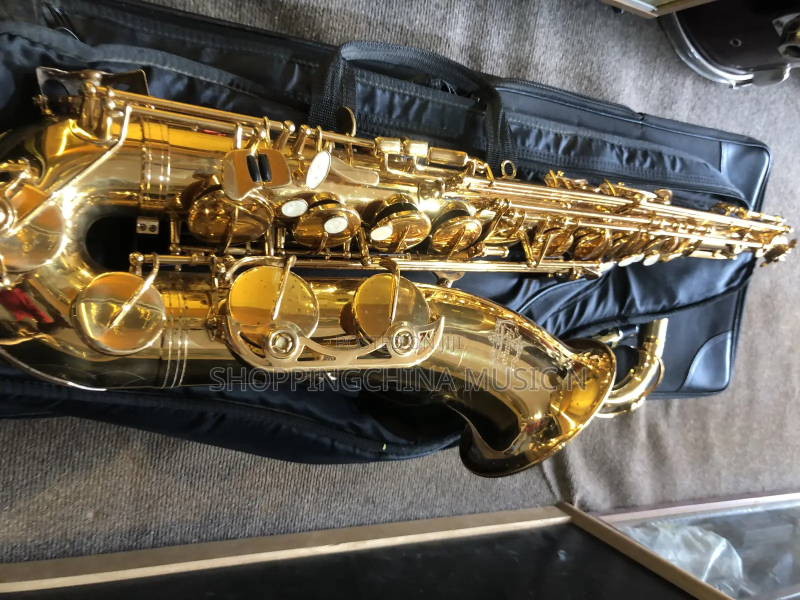 Tenor Saxophone USA Flamingo