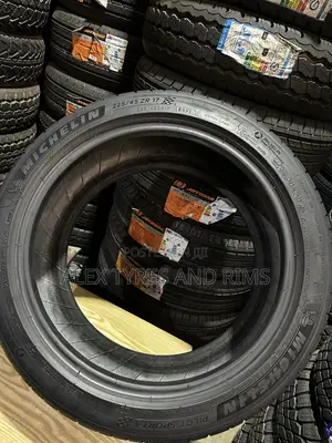 225/45r17 Michelin Tyres and Good Condition Japan