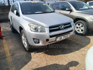 Toyota RAV4 2011 Silver