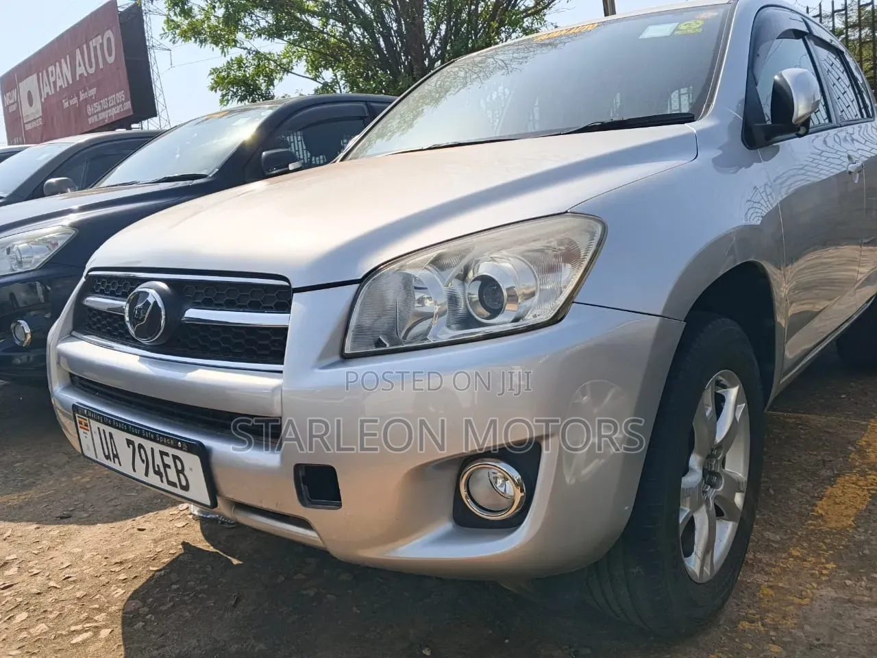 Toyota RAV4 2011 Silver