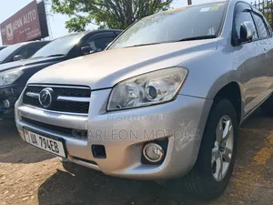 Toyota RAV4 2011 Silver