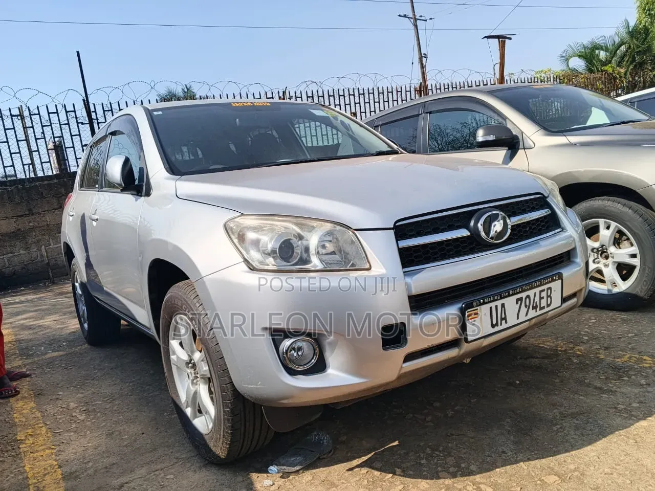 Toyota RAV4 2011 Silver