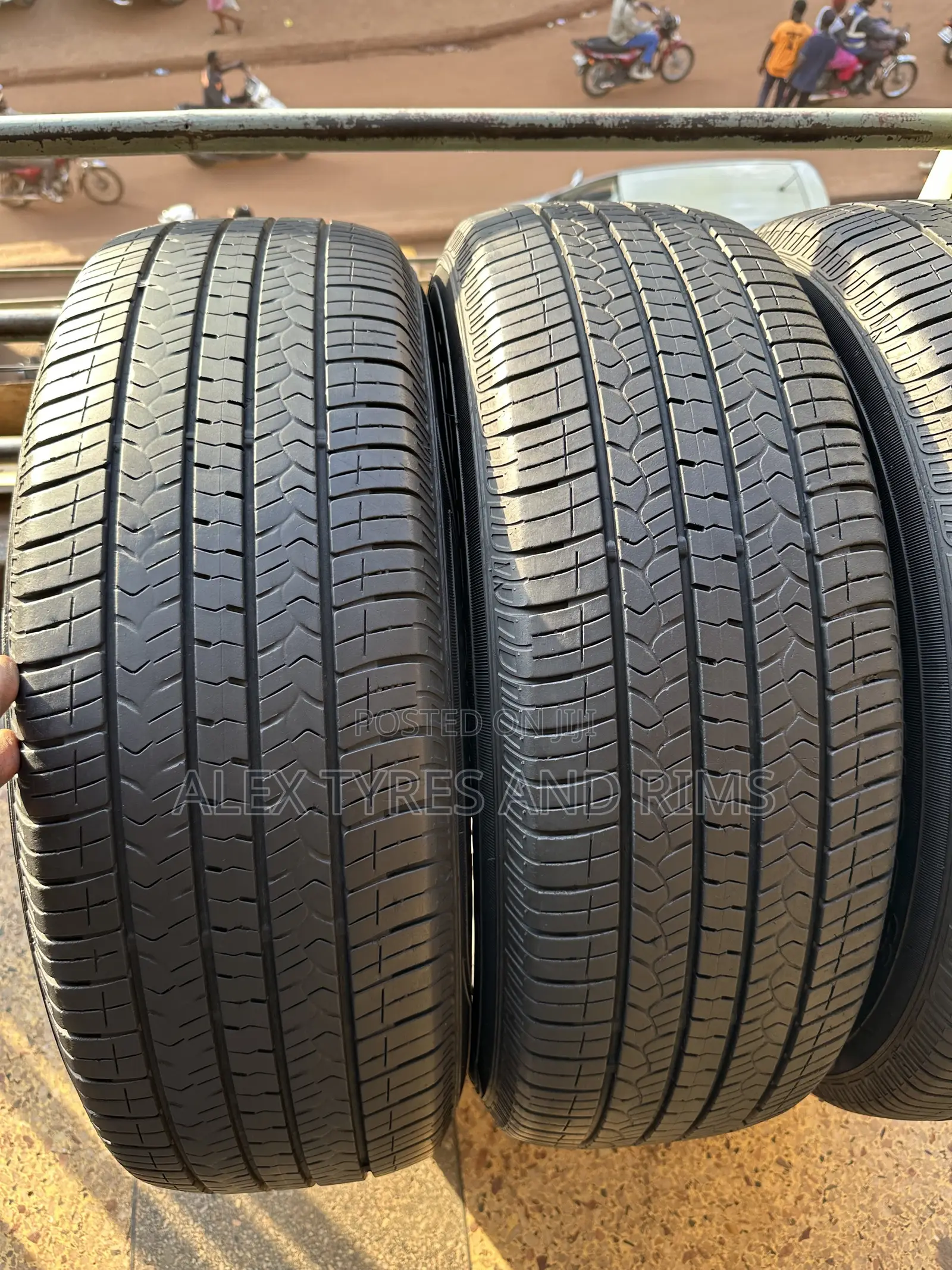 225/65r17 Good Year Tyres Japan Used