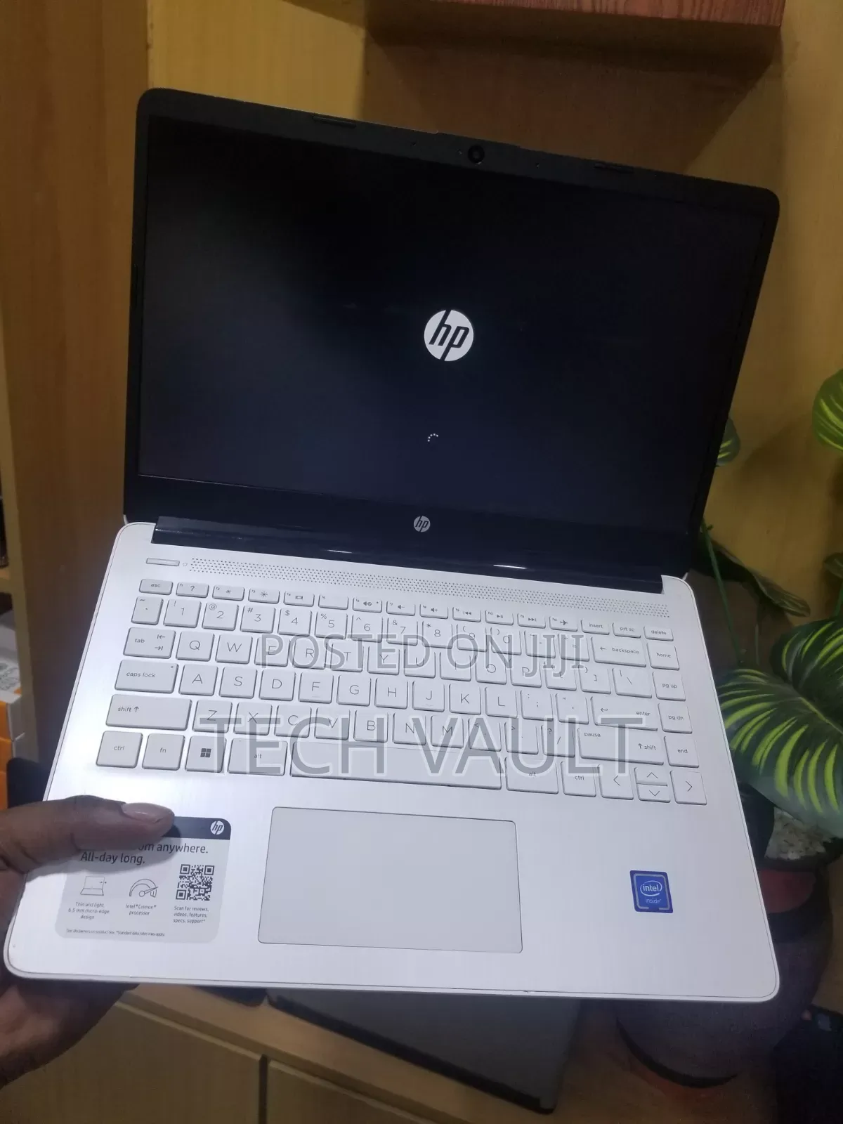 New Laptop HP Stream 14 4GB Intel Celeron SSD 60GB