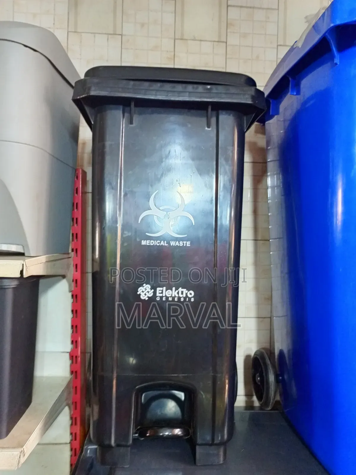 120-Liter Black Plastic Step-on Dustbin