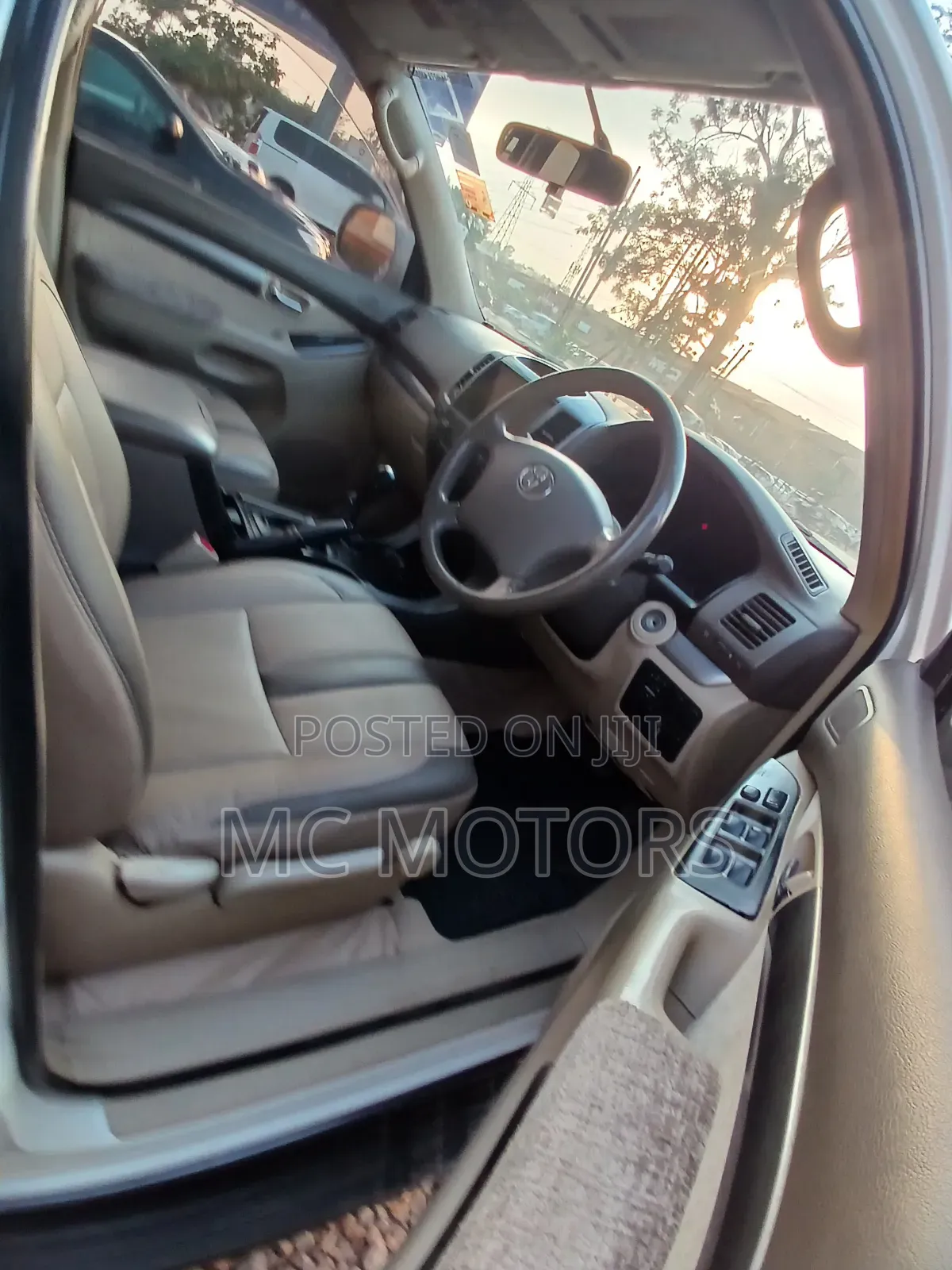 Toyota Land Cruiser Prado 2009 White