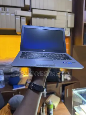 Laptop HP EliteBook 820 8GB Intel Core i5 SSD 256GB
