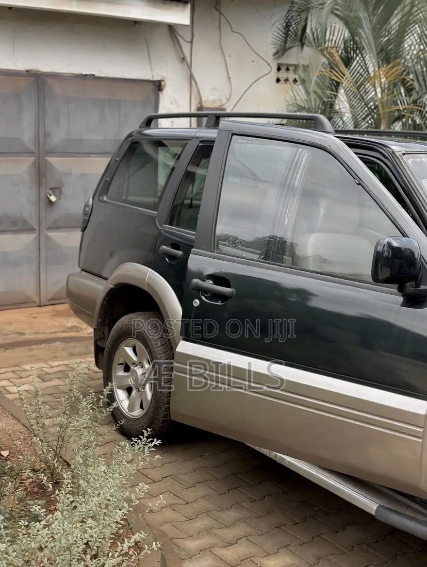 Nissan Terrano 2000 Green