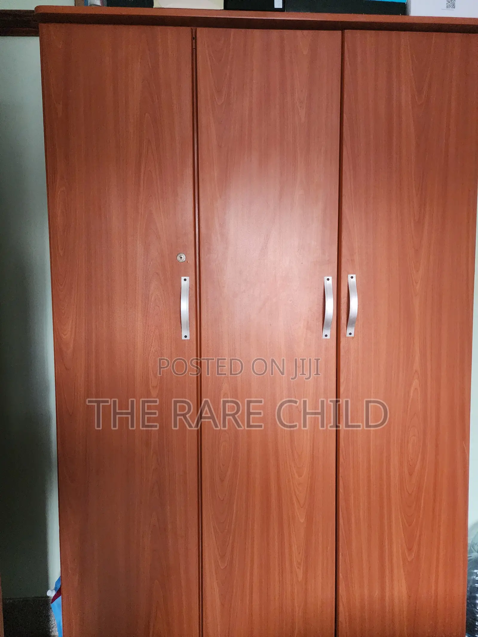 Wardrobe : Freestanding