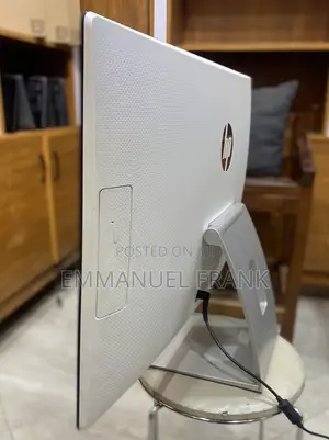 Desktop Computer HP Pavilion 27 8GB Intel Core i5 HDD 2T