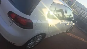 Volkswagen Golf 2009 White