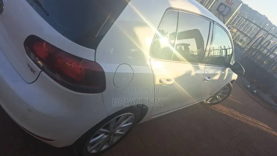 Volkswagen Golf 2009 White