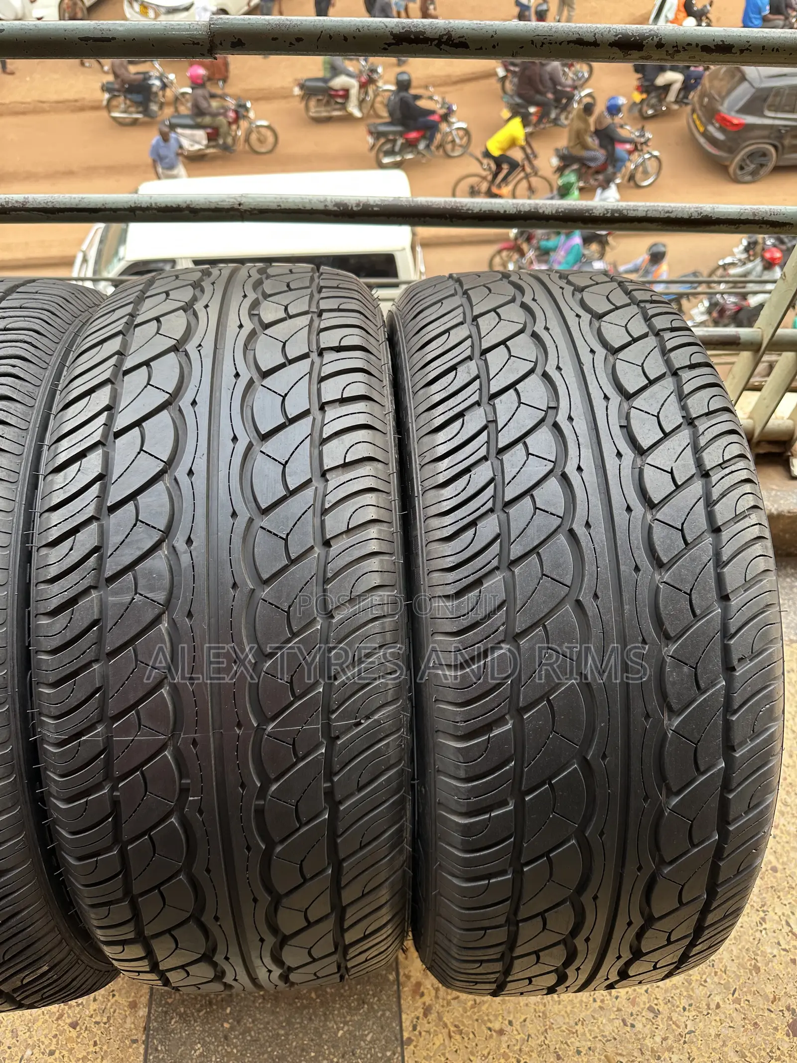255/50r19 Ardent Very Good Condition Only One Week Driven