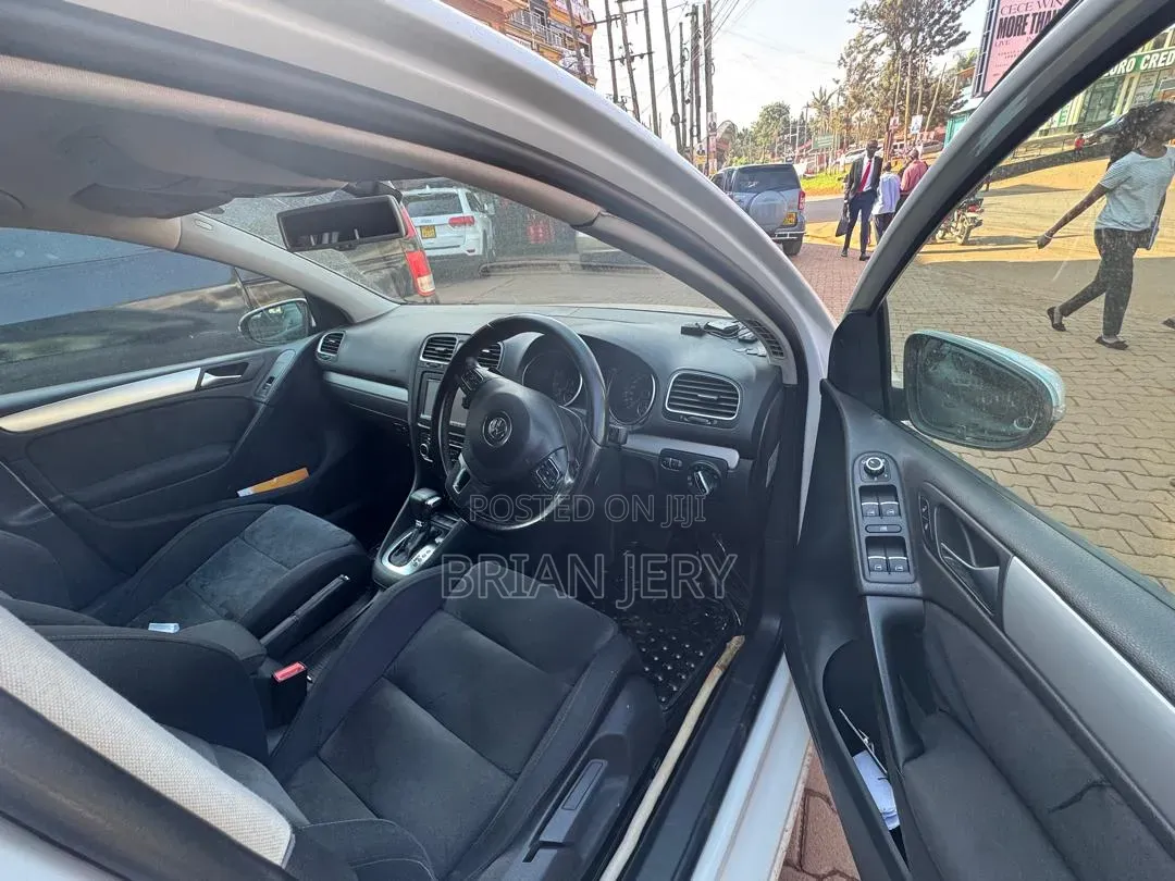Volkswagen Golf 2009 White