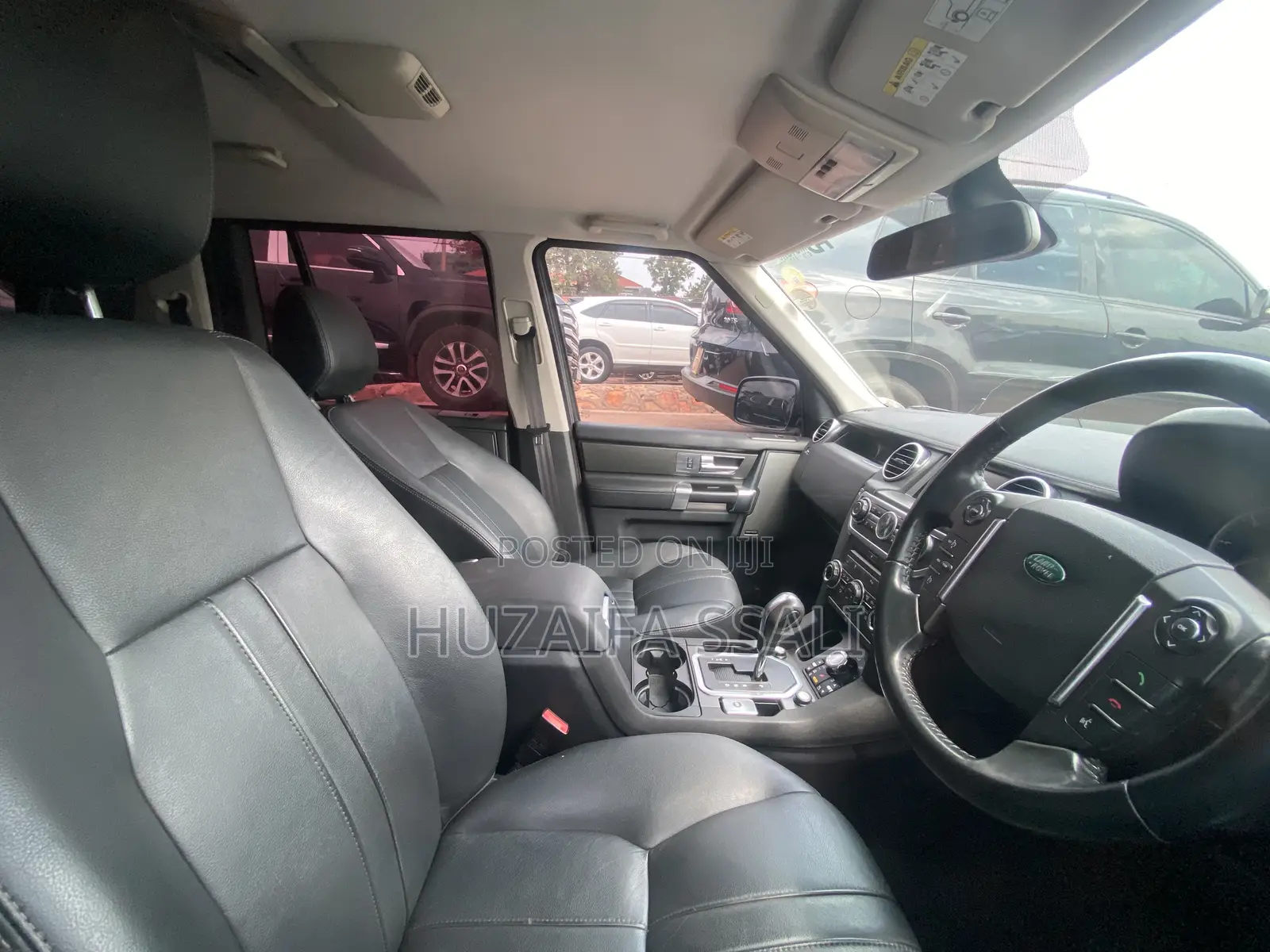 Land Rover Discovery 2024 Black